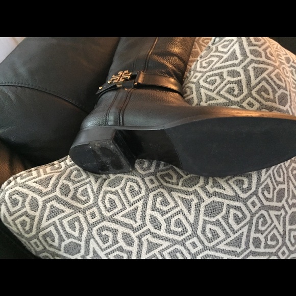 Gorgeous Tory Burch Black Leather Boots - Picture 5 of 8